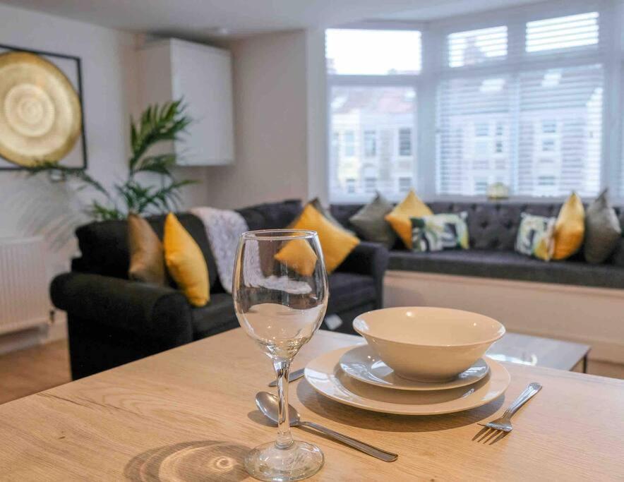 Garden Of Eden 1 Bedroom Flat In Fishponds Bristol Buitenkant foto